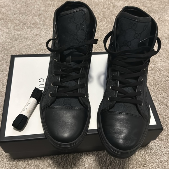 Woman’s Gucci chuck sneakers Size 40.5. - Picture 2 of 4